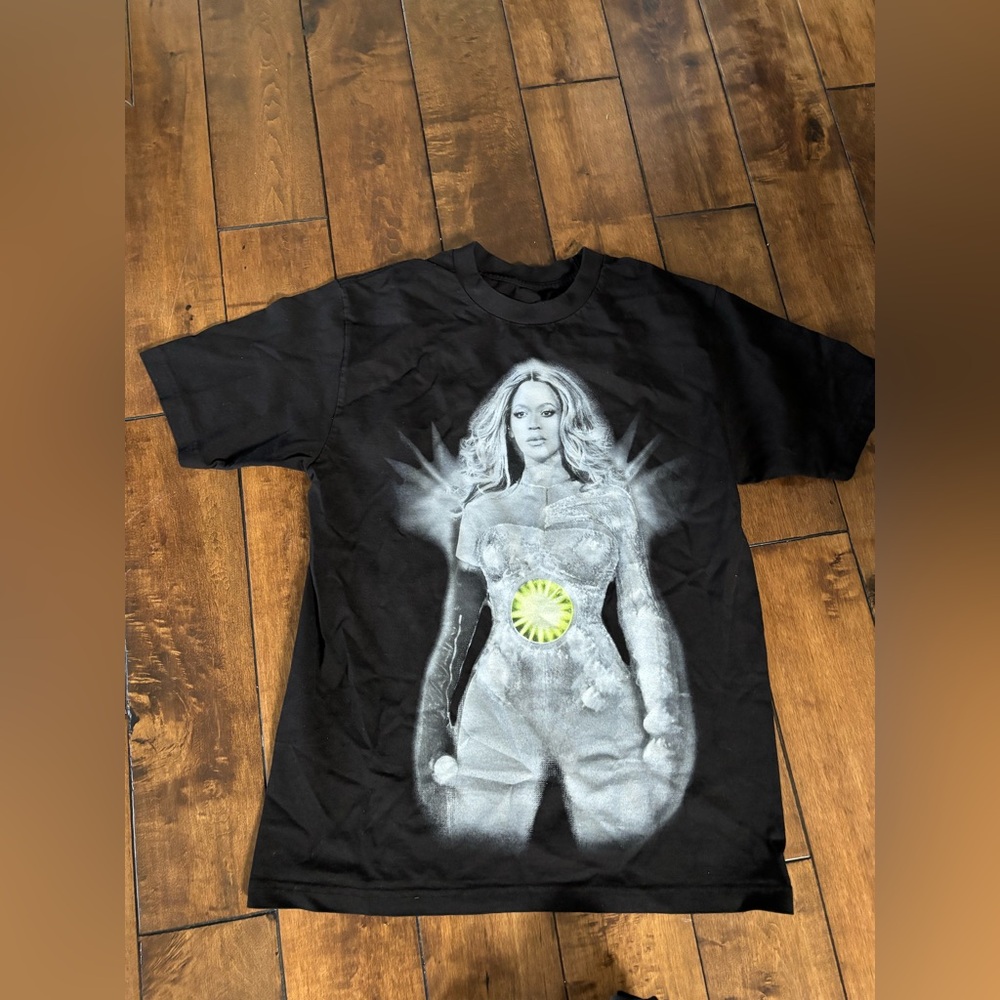 Beyoncé Toronto Tour Size Medium New Tshirt